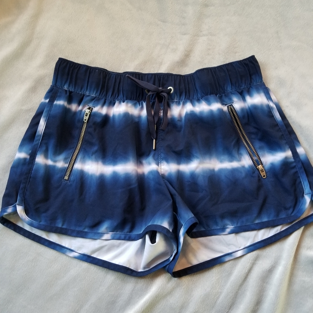 Athleta blue/white tie dye lightweight shorts Sz S